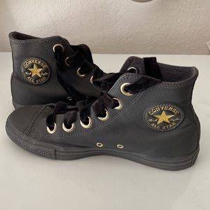 Converse Hi-Top black/gold converse patch, velvet laces. Perfect condition